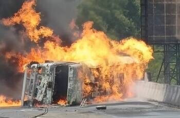 Accident on Mumbai-Pune Expressway