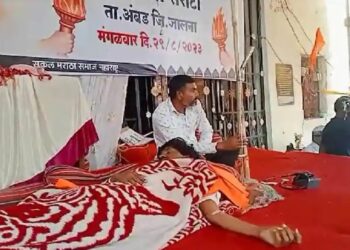 #JALANA : मनोज जरांगे पाटील यांची प्रकृती खालावली; सलाईन लावून उपचार सुरू