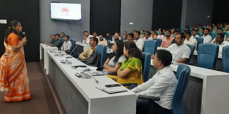 #PUNE : आधारबाबत कुशल प्रशिक्षकांसाठी प्रशिक्षणाचे आयोजन