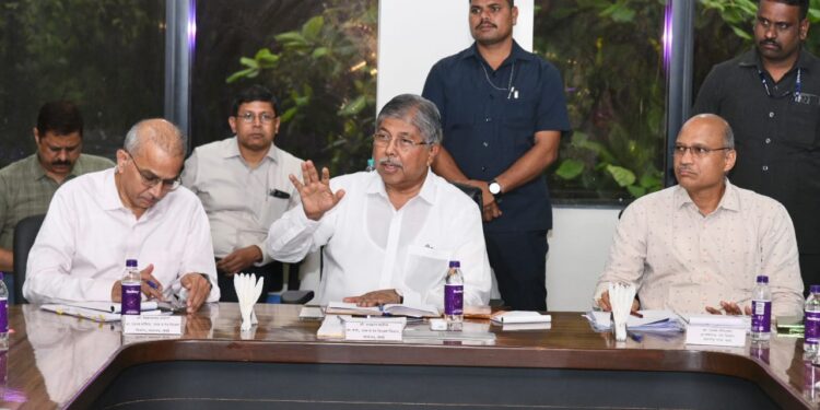 महाविद्यालयांच्या नॅक मानांकनासाठी विद्यापीठांनी पुढाकार घ्यावा- उच्च व तंत्र शिक्षण मंत्री चंद्रकांत पाटील