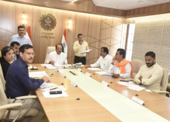 Deputy Chief Minister Ajit Pawar : ‘महावितरण’ची प्रलंबित व नवीन उपक्रेंद्रांची कामे लोकप्रतिनिधींच्या मागणीनुसार तातडीने पूर्ण करा