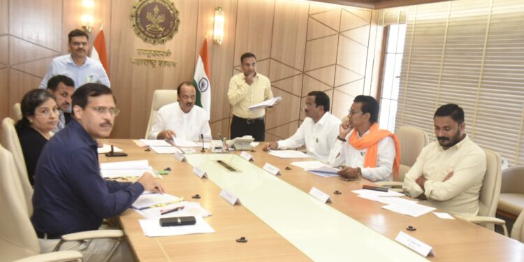Deputy Chief Minister Ajit Pawar : ‘महावितरण’ची प्रलंबित व नवीन उपक्रेंद्रांची कामे लोकप्रतिनिधींच्या मागणीनुसार तातडीने पूर्ण करा