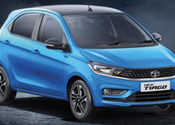 Tata Tiago CNG : सीएनजी कार खरेदी करण्याचा विचार करत आहात ? टाटा टियागोवर मिळते आहे मोठी सूट