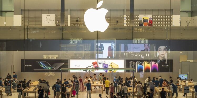 Apple प्रेमींसाठी खास बातमी : नव्या सीरिजमध्ये Apple ने आयफोनचे चार नवे मॉडेल्स केले सादर; वाचा काय आहे किंमत