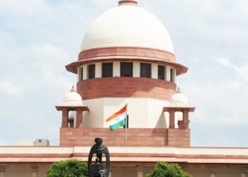 MAHARASHTRA POLITICS : शिंदे गट अपात्रतेबाबत विधानसभा अध्यक्षवर सर्वोच्च न्यायालयाने व्यक्त केली नाराजी; ठाकरे गटाला दिलासा