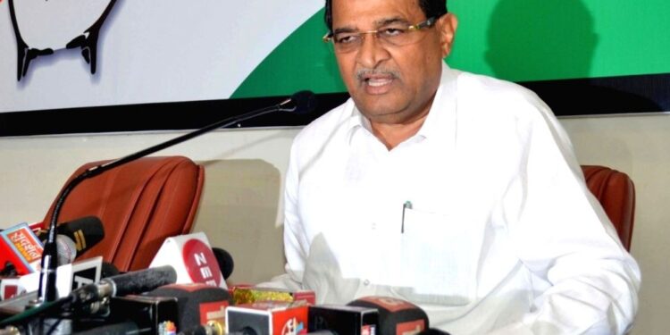 महाराष्ट्रातील महाविद्यालयांमध्ये सेतू सुविधा केंद्र सुरू करणार; महसूल मंत्री राधाकृष्ण विखे पाटलांची माहिती