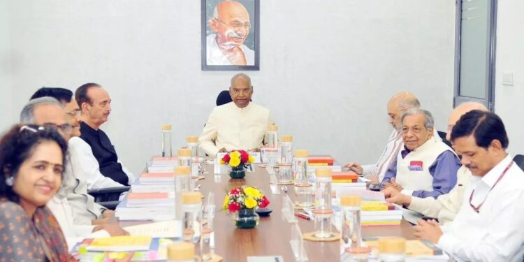 One Nation One Election Panel : वन नेशन वन इलेक्शन कमिटीची पहिली बैठक संपन्न, अनेक पैलूंवर चर्चा