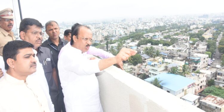 उपमुख्यमंत्री अजित पवार यांची 670 झोपडीधारक सभासदांच्या झोपडपट्टी पुनर्वसन प्रकल्पाला भेट