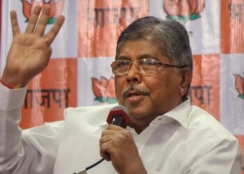 Guardian Minister Chandrakant Patil : गणेशोत्सवासाठी 200 स्वच्छतागृह, 3 व्हॉनिटी व्हॅन, पोलीस व मनपा कर्मचाऱ्यांसाठी जेवणाची व्यवस्था