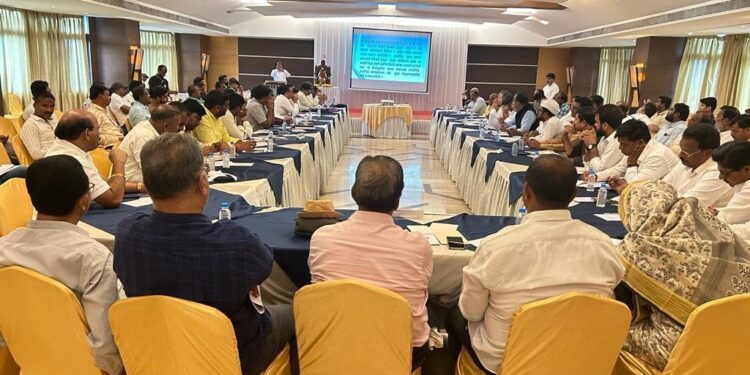 Reservation Council : मराठा आरक्षणाबाबत तज्ञांची आरक्षण परिषद संपन्न; आंदोलन ऐवजी कायदेशीर लढा ताकदीने लढण्याची आवश्यकता