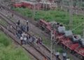 मध्य रेल्वेच्या हार्बर मार्गावरील पनवेल ते कळंबोली स्थानकादरम्यान मालगाडीचे चार डबे रुळावरुन घसरले
