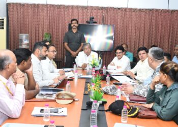 आंतरराष्ट्रीय विमान वाहतूकीच्या दृष्टीने धावपट्टी वाढविण्यासाठी सर्वेक्षण करा – उच्च व तंत्रशिक्षण मंत्री चंद्रकांत पाटील