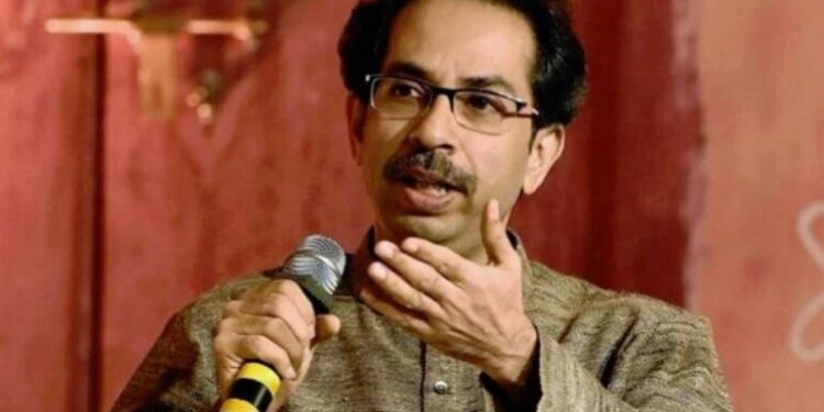 MAHARASHTRA POLITICS : “खेकड्यांच्या हातात कारभार गेला आहे का ?” उद्धव ठाकरेंचा राज्य सरकारवर हल्लाबोल