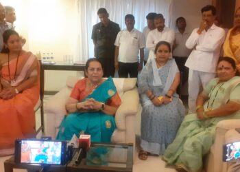 पोलिसांनी महिलांच्या सुरक्षेसाठी सीसीटीव्हीचा वापर करून निराधार महिलांना आधार गृहात दाखल करावे – डॉ. नीलम गोऱ्हे