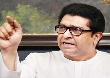 MAHARASHTRA POLITICS : “…तर आम्ही महाराष्ट्रातले टोल नाके जाळून टाकू !” राज ठाकरेंचा राज्य सरकारला थेट इशारा