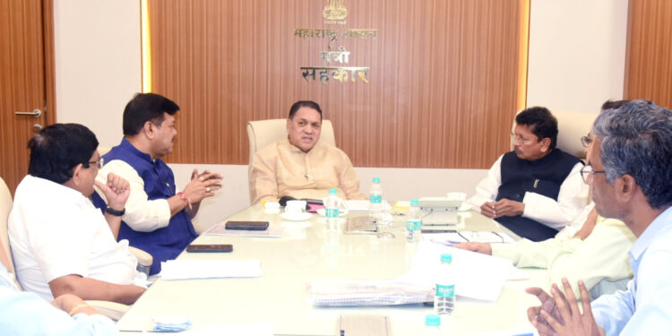 नागरी सहकारी बँकाच्या अडचणी सोडवण्यासाठी समिती; केंद्र सरकारशी चर्चा करणार – सहकार मंत्री दिलीप वळसे पाटील