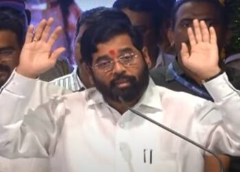 “मुख्यमंत्री एकनाथ शिंदे यांच एन्काऊंटर केलं जाणार होतं… !” ‘या’ आमदाराचा खळबळजनक गौप्यस्फोट, वाचा सविस्तर