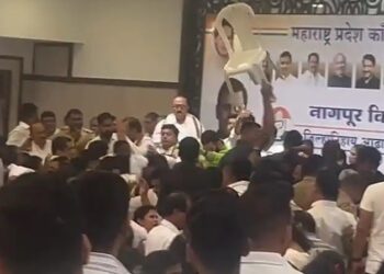 मोठी बातमी : नागपूरमध्ये काँग्रेसच्या जिल्हानिहाय आढावा बैठकीत तुफान राडा ; पक्षांतर्गत वाद पुन्हा एकदा चव्हाट्यावर