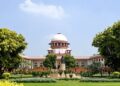 Supreme Court : मुंबई उच्च न्यायालयाच्या मुख्य न्यायमूर्तींची शपथ सदोष, सुप्रीम कोर्टाने ठोठावला पाच लाखांचा दंड, काय आहे प्रकरण ?
