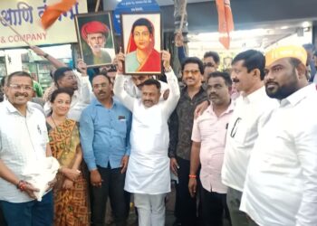 ऐतिहासिक भिडे वाड्याचे रुपांतर लवकरच राष्ट्रीय स्मारकात होणार,पुण्यात भाजपाकडून साखर वाटून आनंदोत्सव