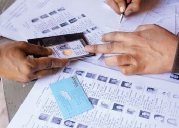 आगामी निवडणूक वर्ष पाहता मतदार याद्या अधिक शुद्ध करण्यावर भर द्या – जिल्हाधिकारी डॉ. राजेश देशमुख