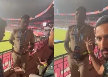Australia vs Pakistan : स्टेडियममध्ये चाहत्यांना ‘पाकिस्तान झिंदाबाद’च्या घोषणा देण्यापासून पोलिसांनी रोखले, सोशल मीडियावर आगीसारखा पसरला व्हिडिओ