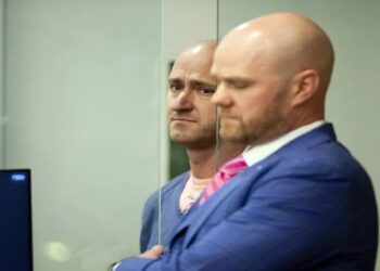 ‘मी डिप्रेशनमध्ये होतो…!’, वैमानिकाने 80 प्रवाशांचा जीव धोक्यात घालून विमान हवेतच थांबवले, आणि मग…