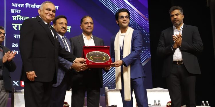 भारतीय निवडणूक आयोग अभिनेता राजकुमार रावची नॅशनल आयकॉन म्हणून नियुक्ती करणार