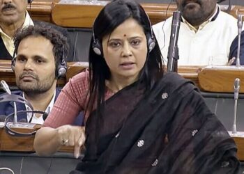 उद्योगपतीकडून पैसे घेऊन लोकसभेत अदानी समूहावर प्रश्न ? तृणमूल काँग्रेसच्या खासदार महुआ मोईत्रा अडचणीत