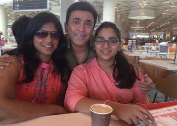 अभिनेता पुष्कर श्रोत्रीच्या घरी मोठी चोरी; चोरी पकडली जाऊ नये म्हणून चोराने लढवली अशी शक्कल !