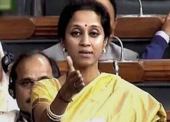 SUPRIYA SULE : ” राज्याच्या गृहमंत्र्यांनी तातडीनं राजीनामा दिला पाहिजे…” खासदार सुप्रिया सुळे यांची संतप्त प्रतिक्रिया