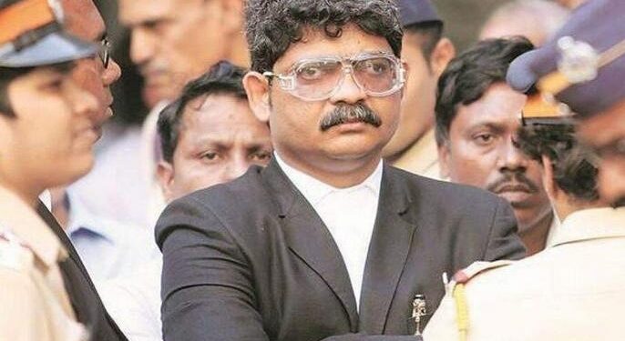 ADV. GUNARATNA SADAVARTE : मराठा आरक्षण आंदोनाविरोधात सदावर्ते यांची हायकोर्टात याचिका दाखल; आंदोलकांवर कारवाई करण्याची मागणी