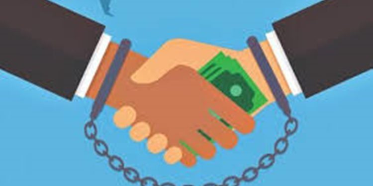 CRIME NEWS : ईडीचा अधिकारीचं लाचलुचपत विभागाच्या जाळ्यात, 15 लाखांची लाच घेताना रंगेहात अटक