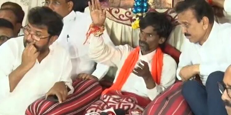 मनोज जरांगे यांची प्रकृती खालावली; किडनी आणि लिव्हरला सूज, डॉक्टरांनी दिली ‘हि’ माहिती, वाचा सविस्तर