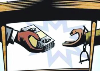 AHAMADNAGAR NEWS : महाराष्ट्र औद्योगिक विकास महामंडळाच्या सहा.अभियंत्याला तब्बल 1 कोटी रूपयांची लाच घेताना रंगेहाथ अटक