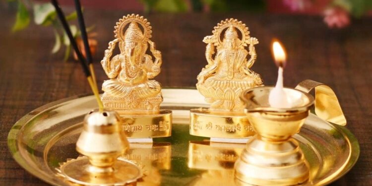 DIWALI 2023 : धनत्रयोदशीला आपल्या राशीनुसार खरेदी करा ‘या’ विशेष गोष्टी