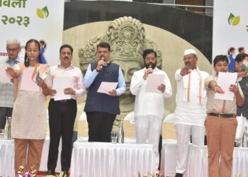 प्रदूषणमुक्त महाराष्ट्रासाठी सर्वांचे प्रयत्न हवेत; उपमुख्यमंत्र्यांनी दिली विद्यार्थ्यांना प्रदूषणमुक्त दिवाळी साजरी करण्याची शपथ