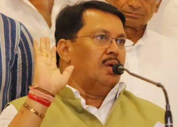 “जरांगे पाटलांना ‘त्या’ फायद्यापेक्षा राजकीय फायदा करुन घेण्याची मंशा असावी…!”, विजय वडेट्टीवारांचा जरांगे पाटलांवर थेट हल्लाबोल