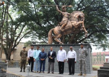 CHANDRAKANT PATIL : बाजीराव पेशवे पुतळ्याची चंद्रकांत पाटील यांच्याकडून पाहाणी; बाजीराव पेशव्यांचा इतिहास तरुण पीढीला प्रेरणादायी