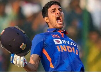 India vs New Zealand : वानखेडेवर शुभमन गिलची बॅटची तुफान फटकेबाजी, विश्वचषकातील चौथे अर्धशतक