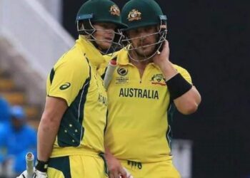 IND vs AUS Final 2023 : ऑस्ट्रलियाला तिसरा मोठा धक्का ; मिचेलनंतर स्टीव्ह स्मिथ देखील तंबूत, भारताचा जबरदस्त कमबॅक