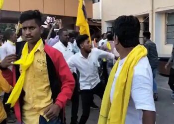 Dhangar Reservation Protest : जालन्यात धनगर मोर्चाला हिंसक वळण, जिल्हाधिकारी कार्यालयावर तुफान दगडफेक,परिसरात तणावाचे वातावरण