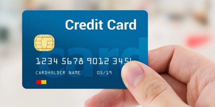 CREDIT CARD खर्चावरील व्याज कमी करायचंय? तुम्ही क्रेडिट कार्ड वापरात असाल तर हि माहिती तुम्हाला असायलाच हवी !