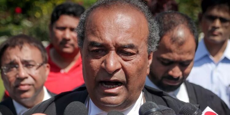 MAHARASHTRA POLITICS : ‘ते फक्त उशीर करत आहेत’, अजित पवार गटाचे वकील मुकुल रोहतगी यांनी घेतली Election Commission ची भेट