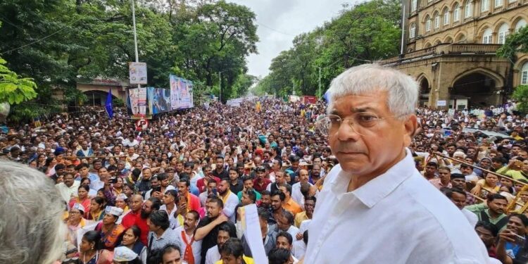 “6 डिसेंबरनंतर देशात काहीही होऊ शकतं; देशात सत्ता बदलेलं पण पंतप्रधान म्हणून नरेंद्र मोदी…!”, नेमकं काय म्हणाले प्रकाश आंबेडकर , वाचा सविस्तर