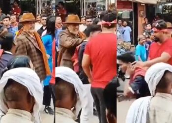 Video Viral : नाना पाटेकर यांनी सेल्फी काढणाऱ्या चाहत्याला मारला जोरदार फटका