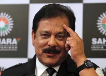 बिझनेस टायकून Subrata Roy यांचं निधन, जाणून घेऊयात त्यांचा प्रवास