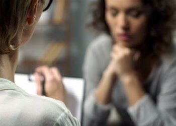 Mental Health : संकट आणि दुःख तुम्हाला नैराश्यात ढकलत आहेत असं वाटतंय ? हे सोपे उपाय तुम्हाला कितीही मोठ्या संकटातून सकारात्मकतेकडे नेतील…