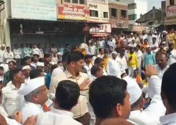 आळंदी बंद ! आळंदीमध्ये ज्ञानेश्वर महाराजांच्या मंदिरासमोर गोंधळ; माजी नगराध्यक्षांच्या पतीचे ‘ते’ वक्तव्य नडले