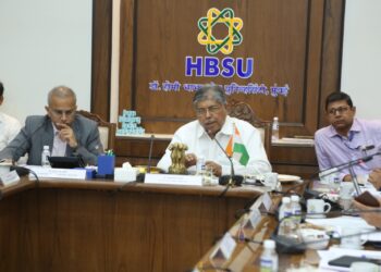 Minister Chandrakant Patil : विद्यापीठ आणि संलग्नित महाविद्यालयात शिक्षण घेणाऱ्या तृयीयपंथी विद्यार्थ्यांची संपूर्ण शैक्षणिक फी विद्यापीठ भरणार